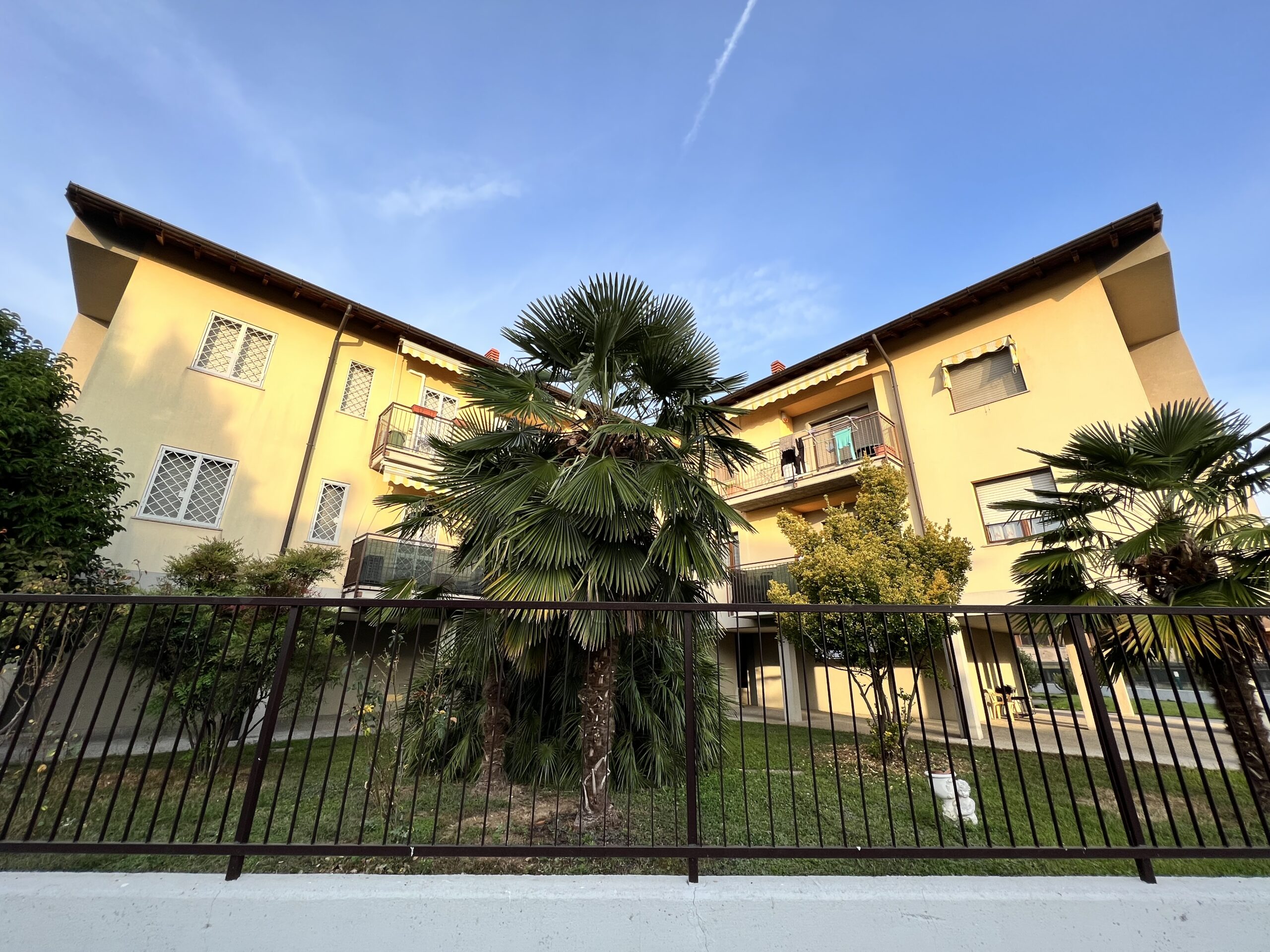 Casorate Primo (PV) – Appartamento quadrilocale con balcone